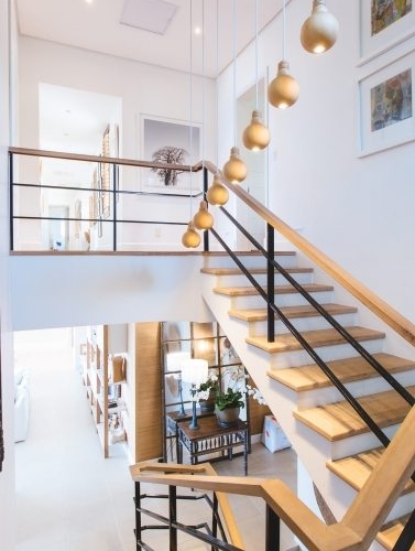 jason-briscoe-332508-unsplash-1-min-377x700